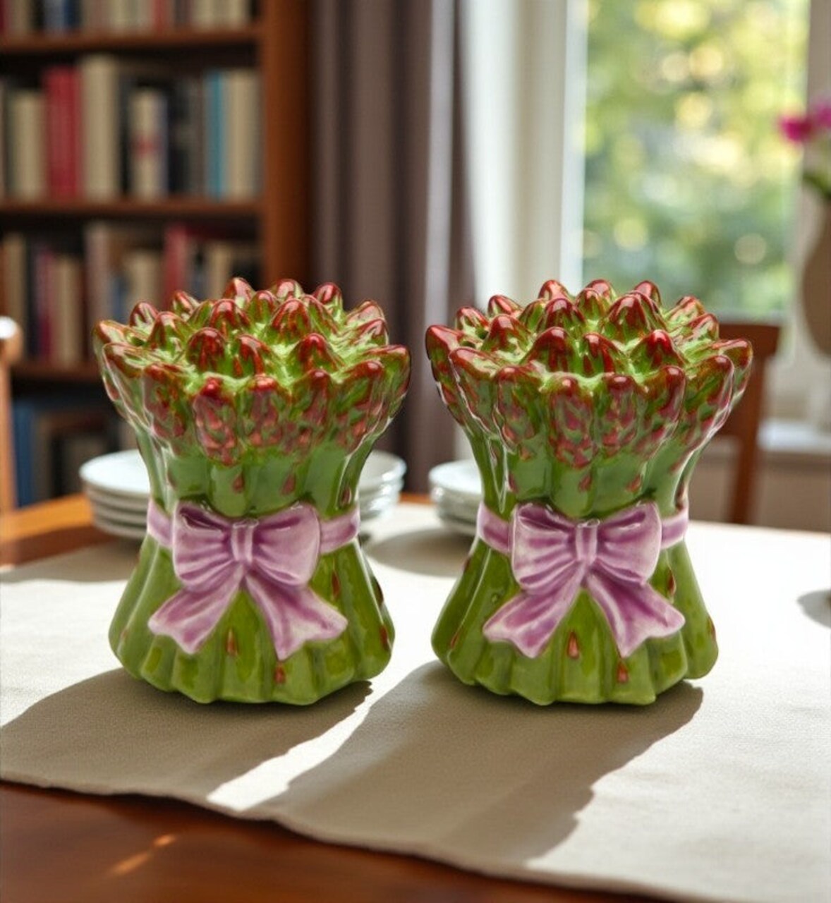 Hand Painted Ceramic Asparagus Salt and Pepper Shakers, Home Décor, Gift for Her, Gift for Mom, Kitchen Décor, Farmhouse Décor